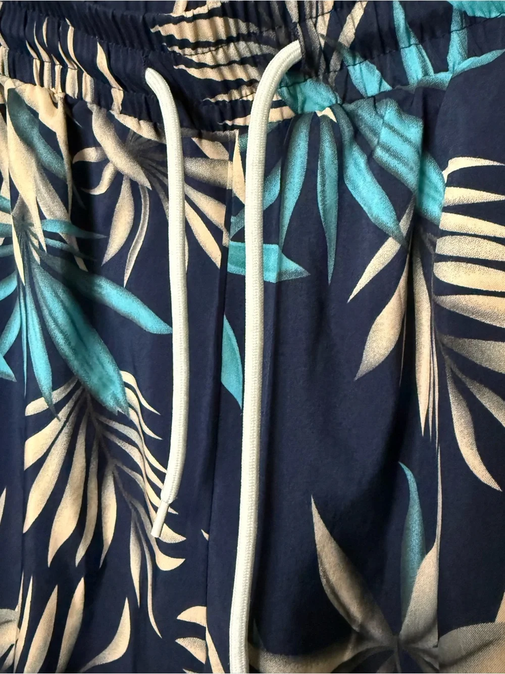 Men’s swim shorts